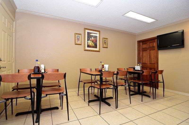 Best Western Delhi Inn Ресторант снимка