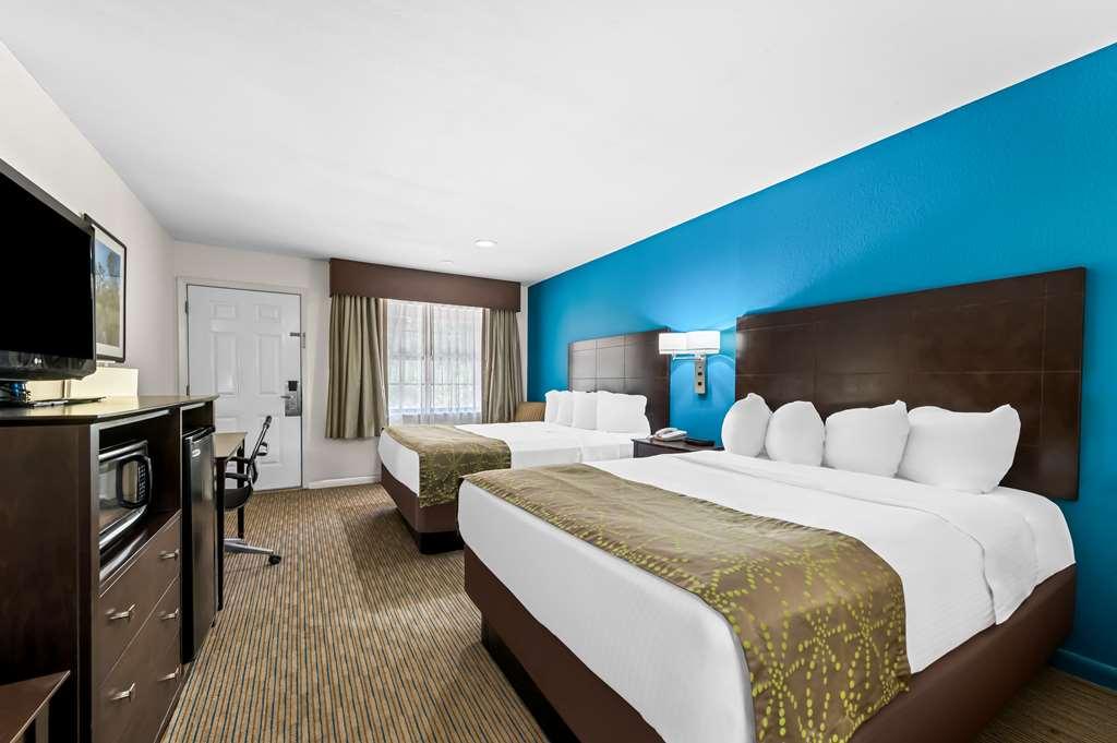 Best Western Delhi Inn Стая снимка