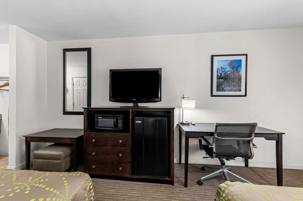 Best Western Delhi Inn Стая снимка